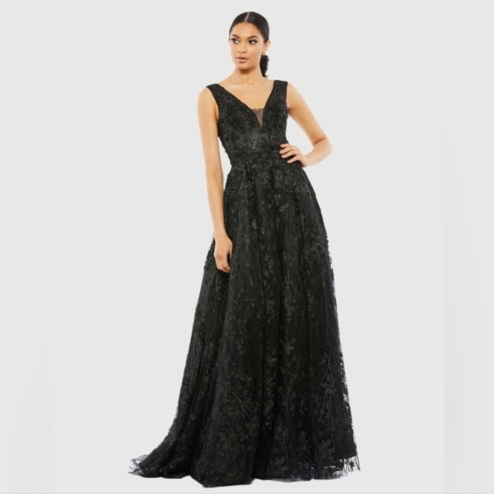 Mac Duggal Black Floral Embroidered Illusion V-Neck Gown NWT